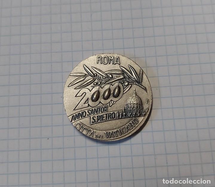 Antig&uuml;edades: Medalla religiosa Roma 2000 - Foto 1