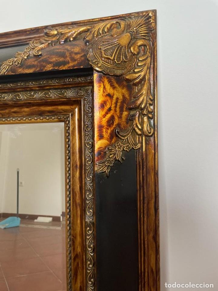 Antig&uuml;edades: ESPEJO BISELADO ESTILO ISABELINO, MARCO POLICROMADO. - Foto 5
