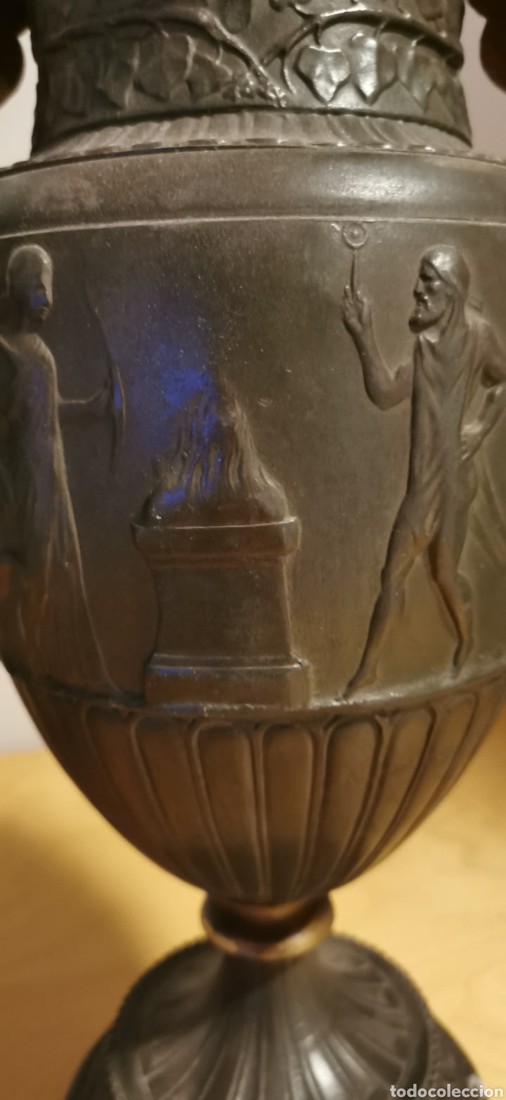 Antig&uuml;edades: jarrones de bronce (Urnas) siglo XIX estilo Imperio - Foto 3
