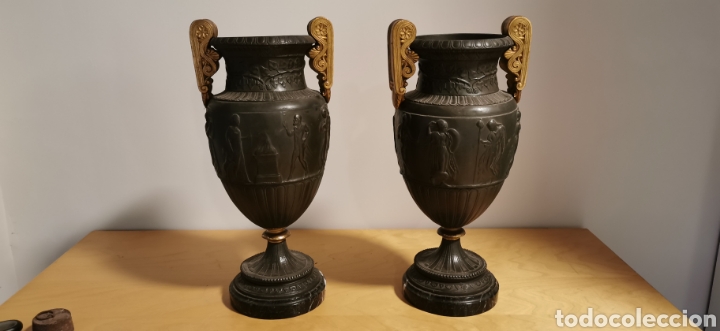 Antig&uuml;edades: jarrones de bronce (Urnas) siglo XIX estilo Imperio - Foto 1