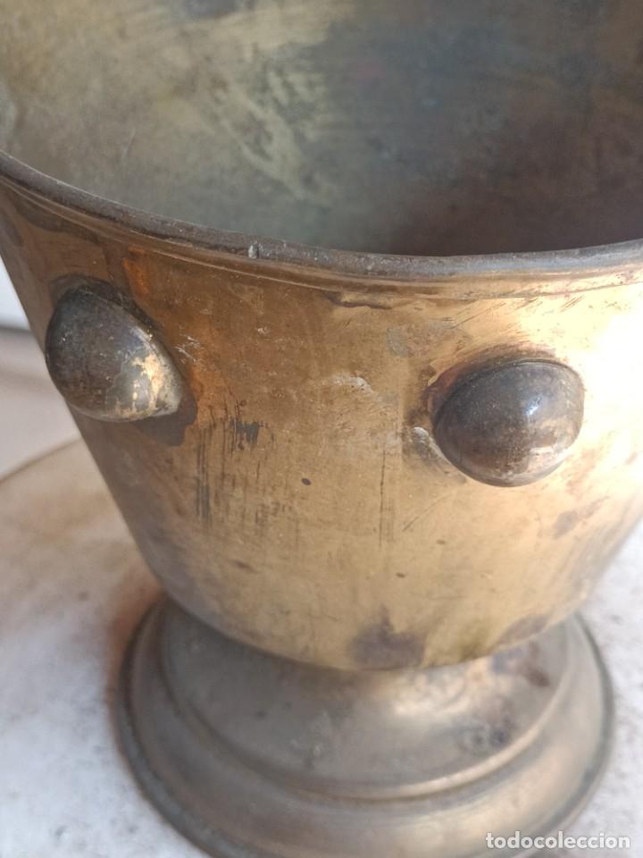 Antig&uuml;edades: Copa de metal - Foto 2