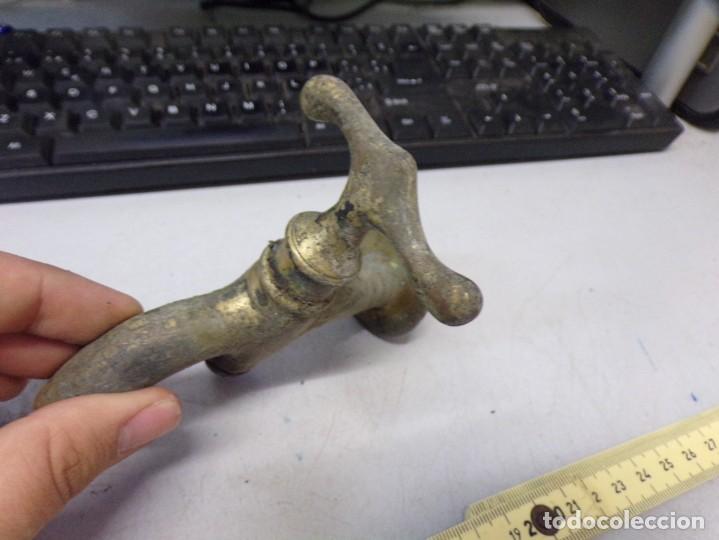 Antig&uuml;edades: ESTAMOS LIQUIDANDO. Antiguo Grifo de Bronce - Lat&oacute;n - Foto 5
