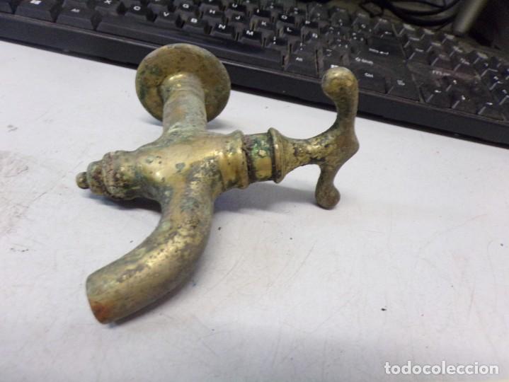 Antig&uuml;edades: ESTAMOS LIQUIDANDO. Antiguo Grifo de Bronce - Lat&oacute;n - Foto 7