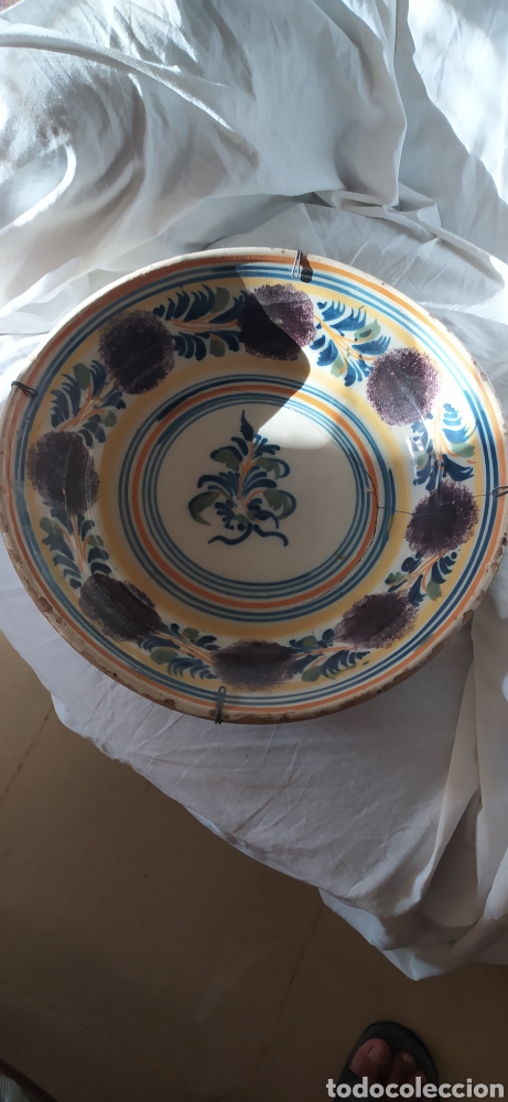 Antig&uuml;edades: Gran plato cer&aacute;mica de Triana - Foto 1