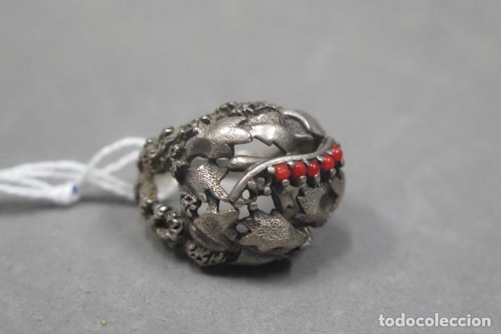 Antig&uuml;edades: ANILLO DE PLATA. HACIA 1960 - Foto 1