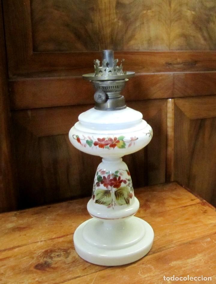 Antig&uuml;edades: Quinque de opalina antiguo - Foto 1