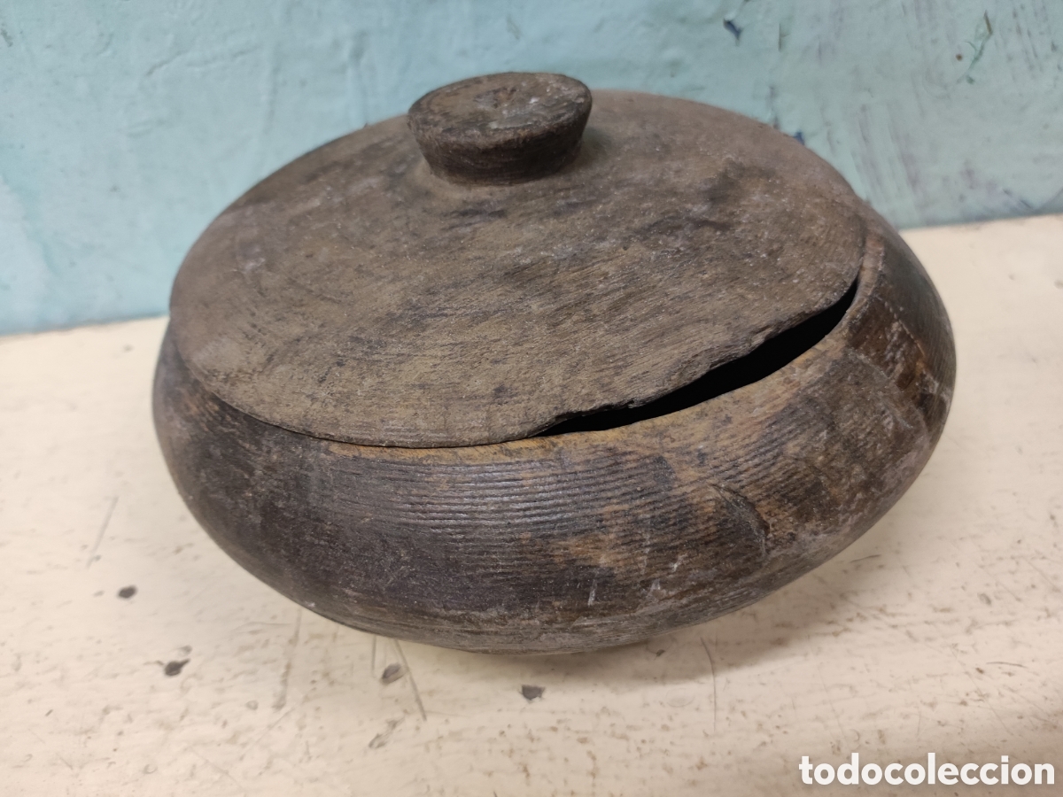 Antig&uuml;edades: Fiambrera de madera con tapa - Foto 1