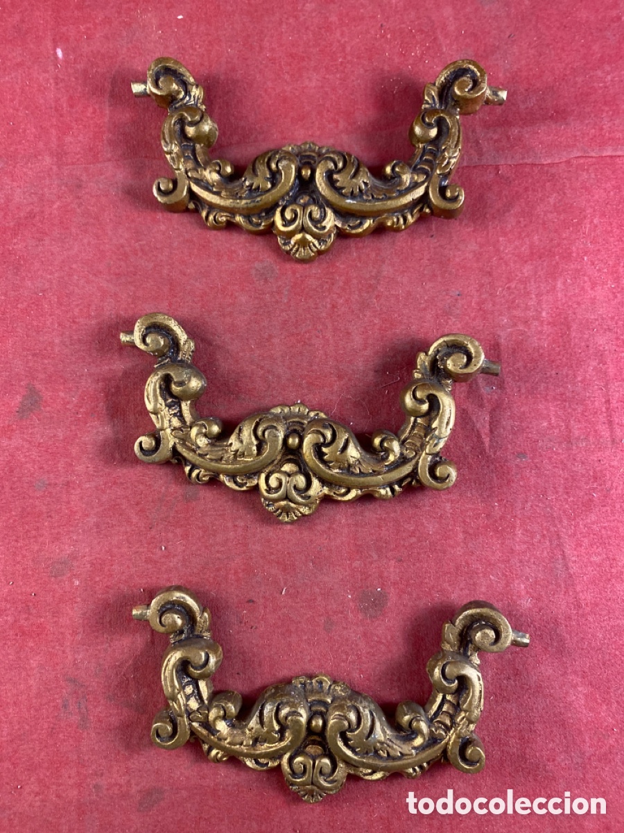 Antiguidades: 3 Tiradores de bronce