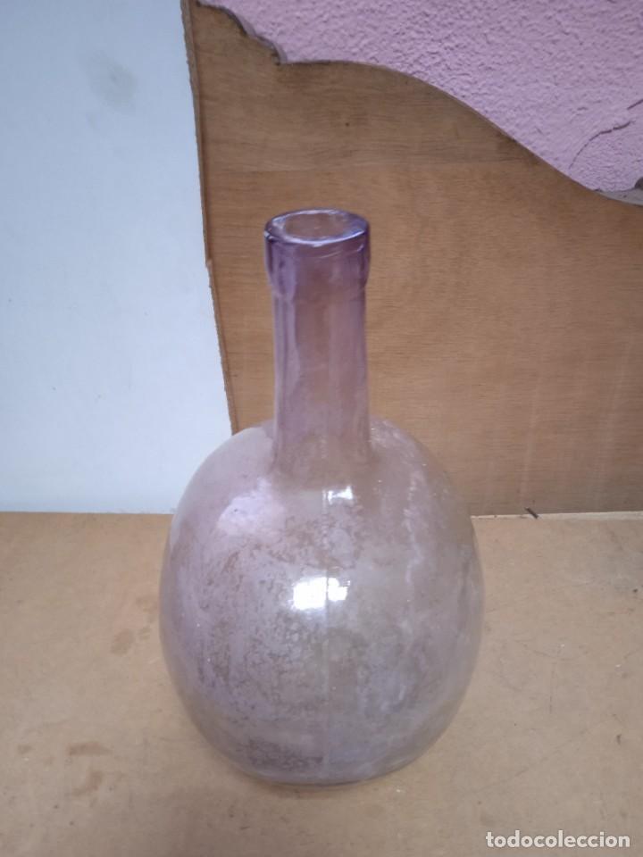 Antig&uuml;edades: Botella antigua rara - Foto 1