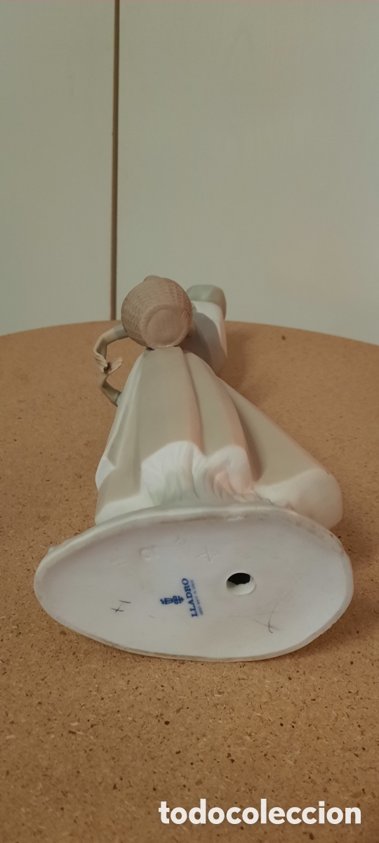 Antig&uuml;edades: Figura de Lladr&oacute;. Mujer con cesta - Foto 6