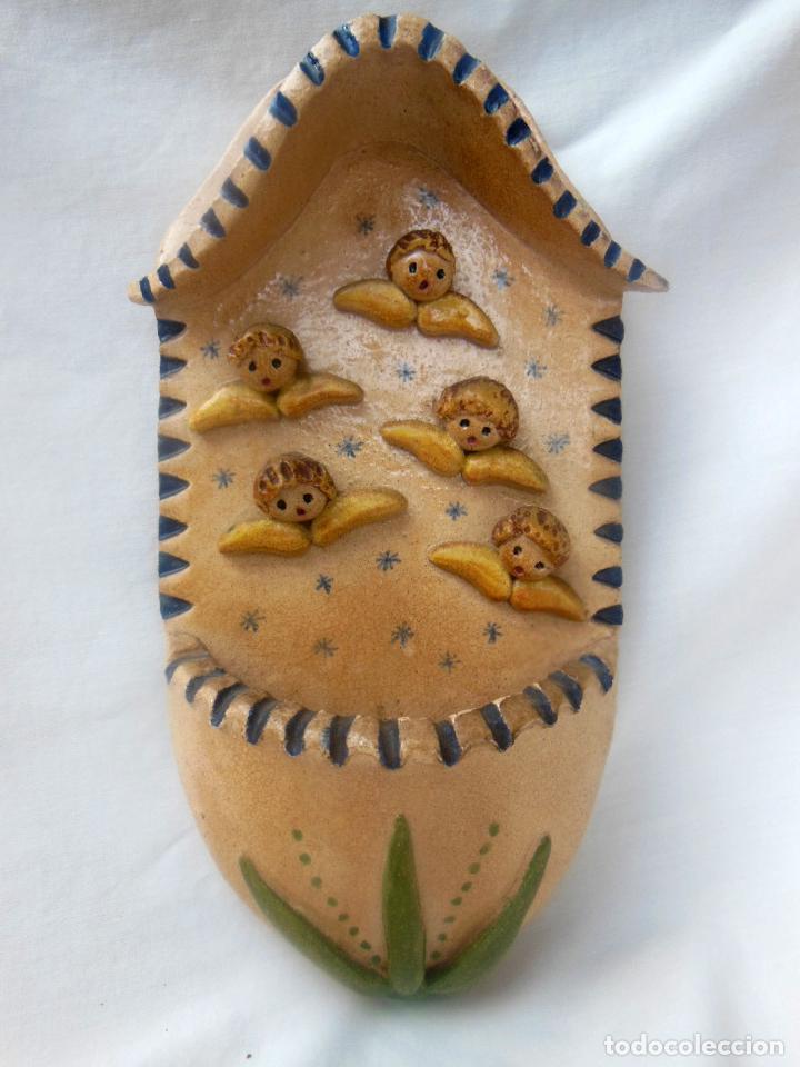 Antig&uuml;edades: BENDITERA CER&Aacute;MICA : CINCO ANGELITOS - Foto 1