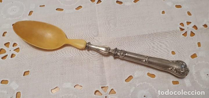 Antig&uuml;edades: Antigua cuchara servir mango l&aacute;mina de plata - Foto 1