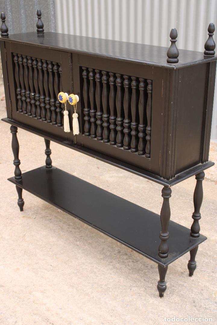 Antig&uuml;edades: mueble auxiliar negro de madera - Foto 8