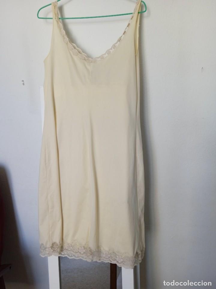 Antig&uuml;edades: Enaguas o camis&oacute;n vintage - Foto 2