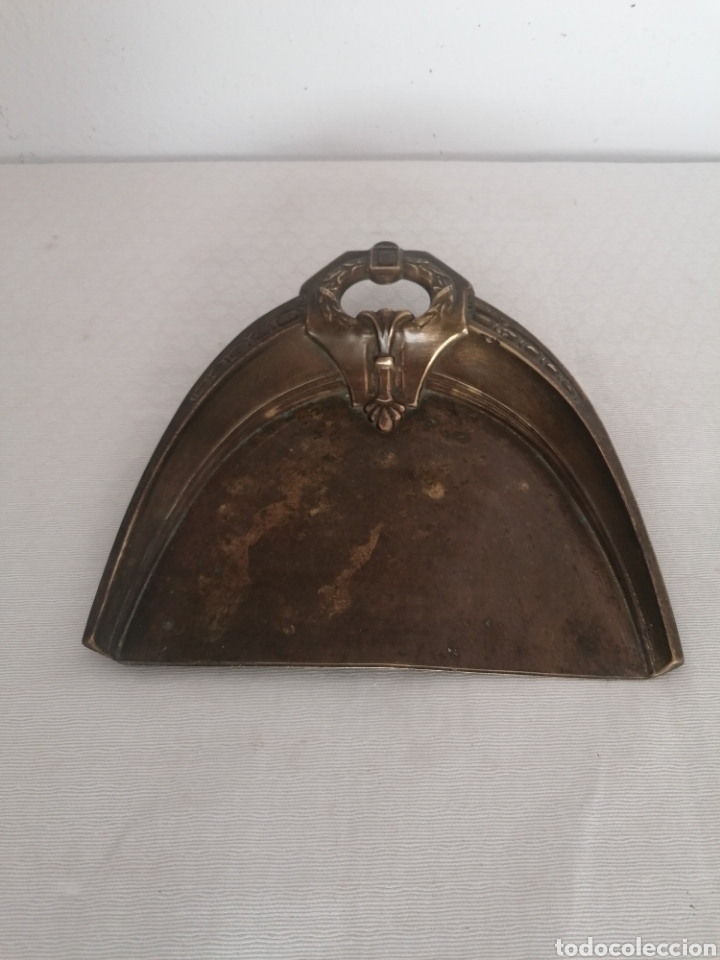 Antig&uuml;edades: Recogemigas de mesa antiguo - Foto 2