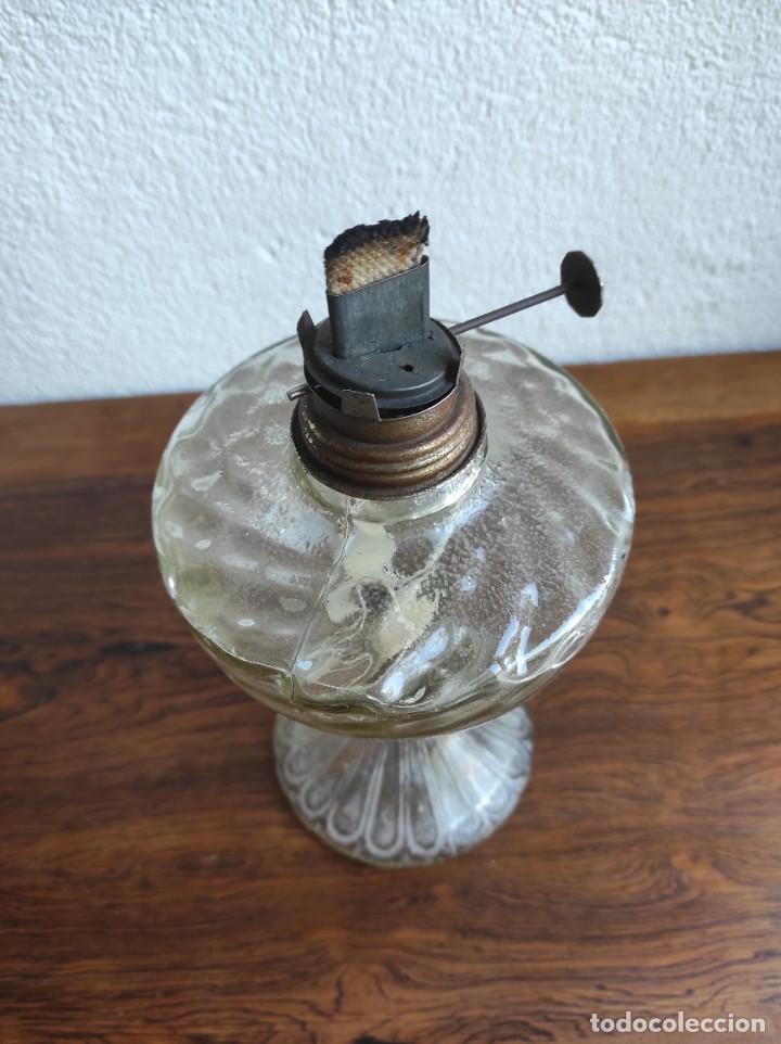 Antig&uuml;edades: Quinqu&eacute; de cristal sin tulipa - Foto 2