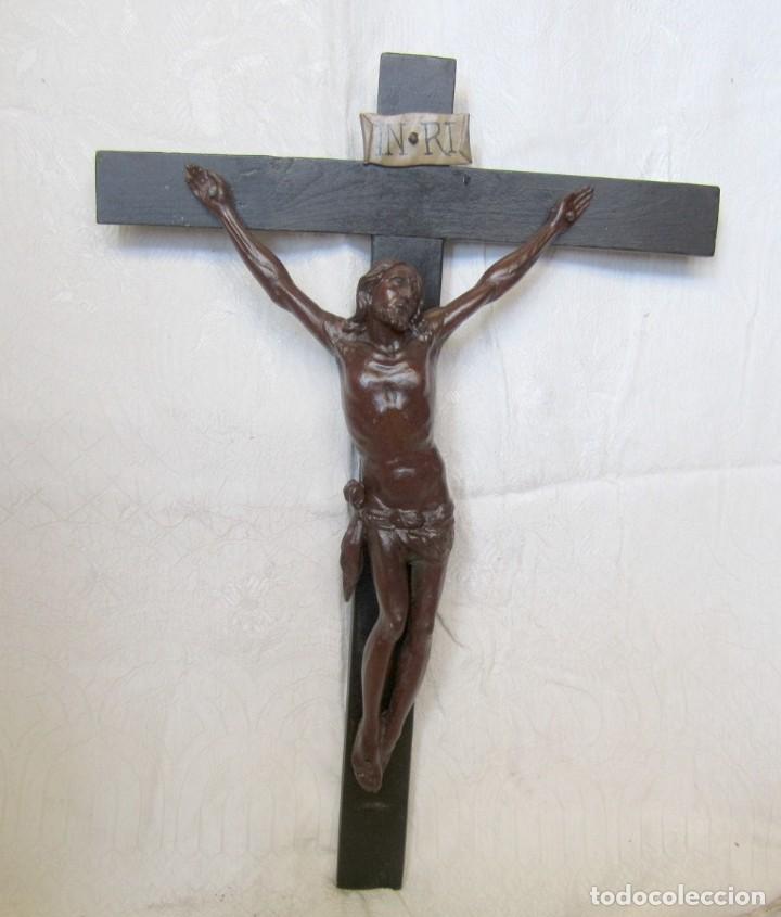 Antig&uuml;edades: Cristo C12 madera tallada SXIX - Foto 1