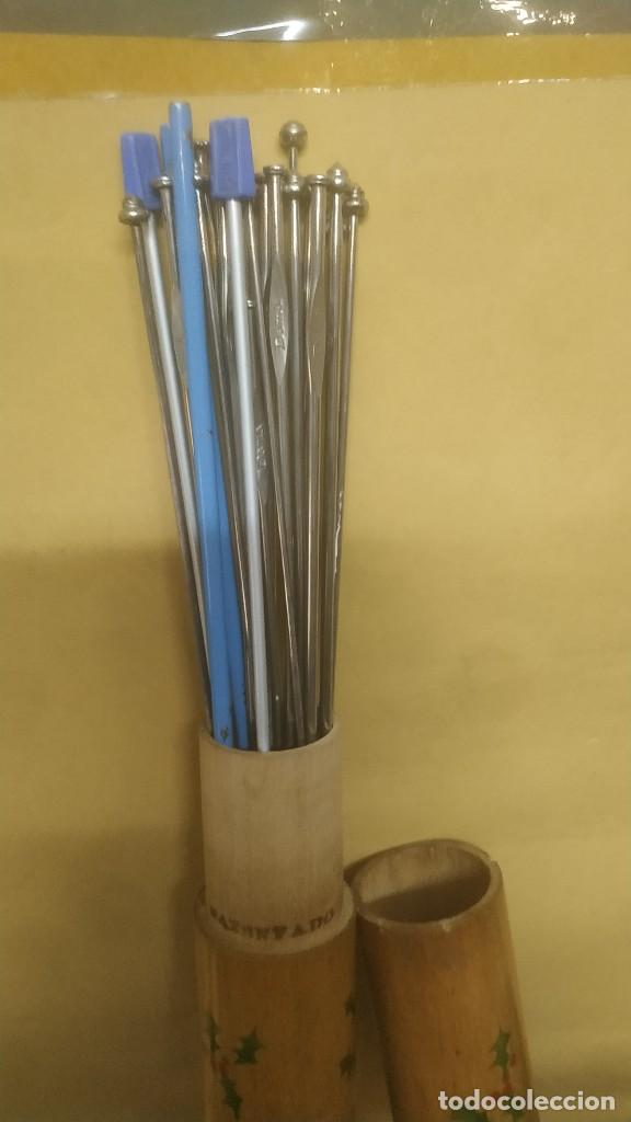 Antig&uuml;edades: Antiguo estuche de madera para agujas de ganchillo - Foto 3