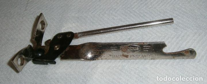 Antig&uuml;edades: abrelatas ingles antiguo