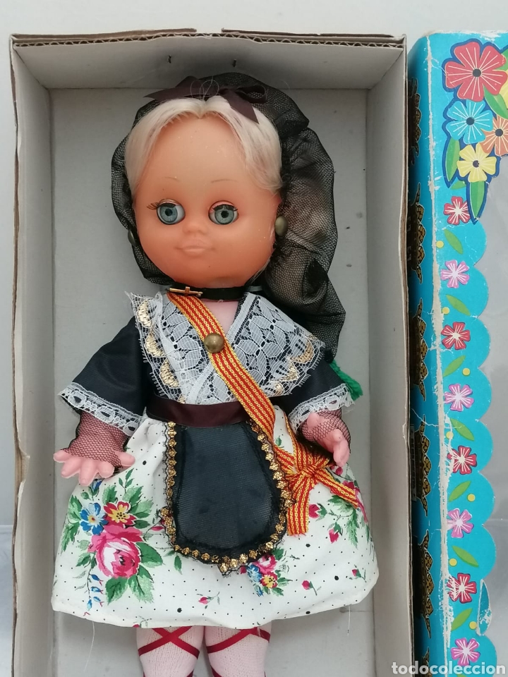 Antig&uuml;edades: Mu&ntilde;eca regional catalana - Foto 1