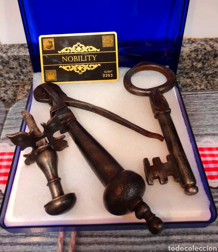 Antig&uuml;edades: Llamador y llave de forja S XVIII
