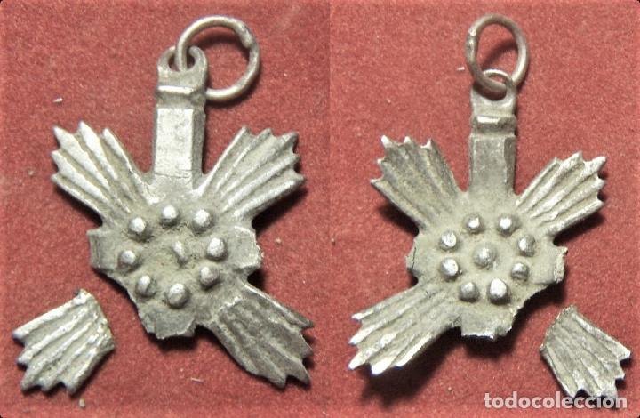 Antig&uuml;edades: Viejo colgante de plata - Foto 1