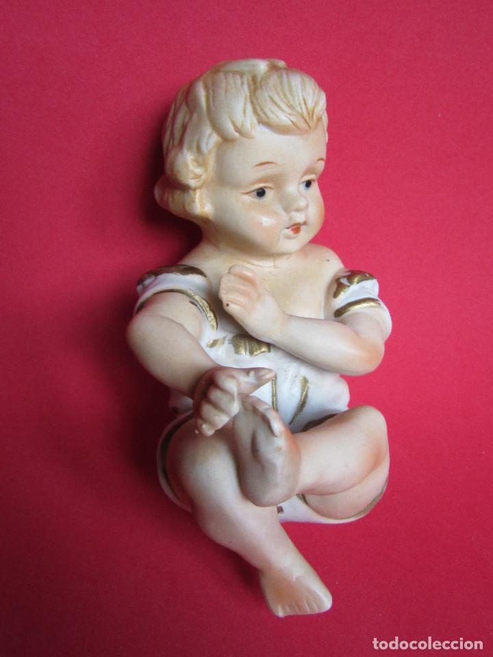 Antig&uuml;edades: BEBE PIANO DE PORCELANA BISCUIT - Foto 1