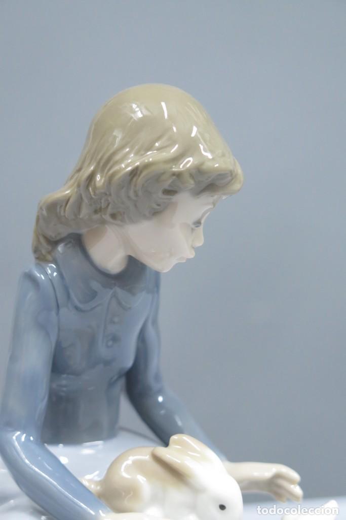 Antig&uuml;edades: JOVEN CON CONEJOS. NAO LLADRO - Foto 4