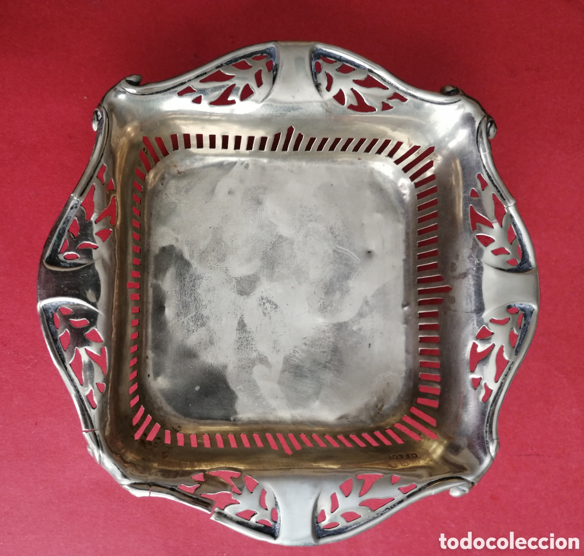 Antiguidades: ANTIGUO PLATITO METALICO. BONITO TRABAJO CALADO. ENVIO INCLUIDO EN EL PRECIO.