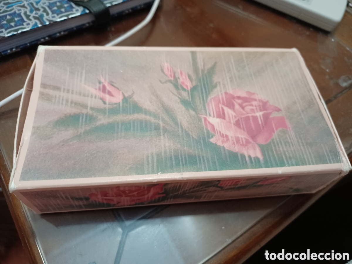 Antig&uuml;edades: Caja antigua de avon de tres jabones