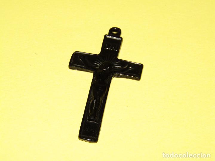 Antig&uuml;edades: Antiguo Crucifijo de Celuloide o Material Derivado - Foto 3