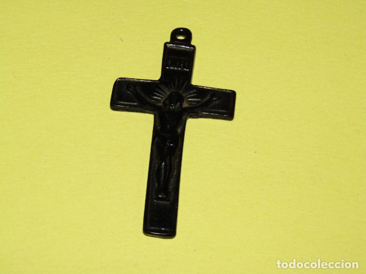 Antig&uuml;edades: Antiguo Crucifijo de Celuloide o Material Derivado - Foto 1
