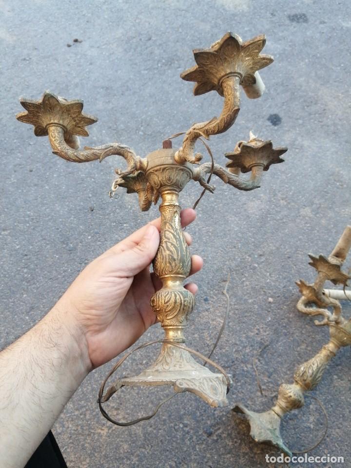 Antig&uuml;edades: 2 candelabros l&aacute;mparas de bronce pedestal - Foto 2