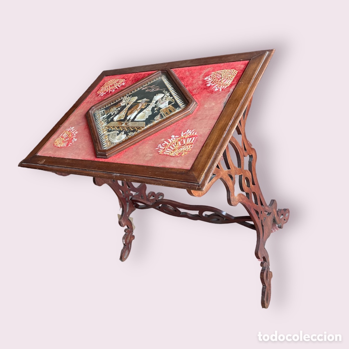 Antig&uuml;edades: Mesa modernista de caoba ff. S. XIX - Foto 1