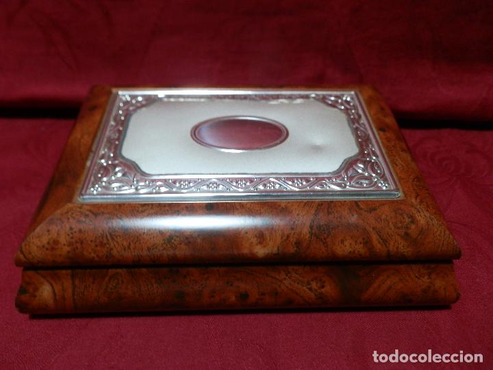 Antig&uuml;edades: PRECIOSA CAJA DE MADERA Y PLATA DE 1&ordf; LEY 12X17 CM DE BASE