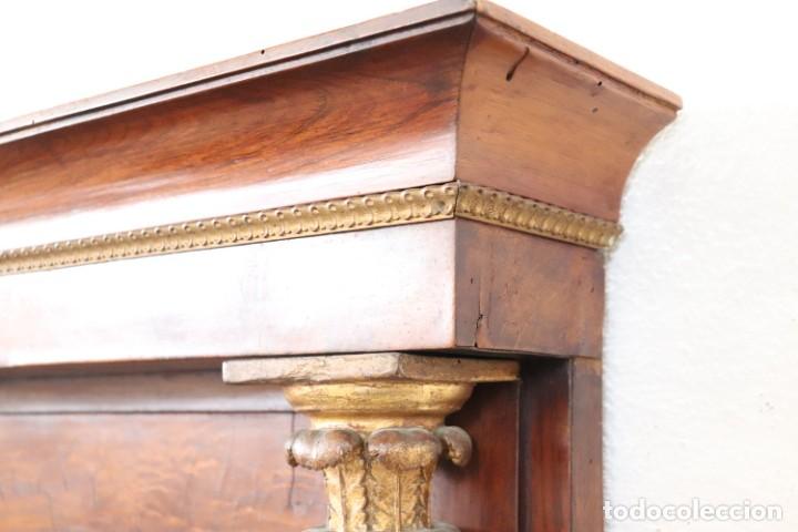 Antig&uuml;edades: Espejo de pared antiguo de nogal, d&eacute;cada de 1800 - Foto 3