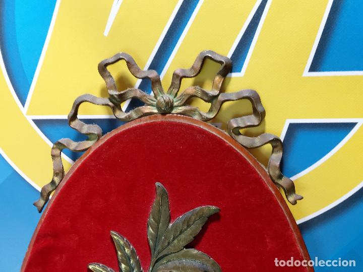 Antig&uuml;edades: Cuadro con Flores de bronce. - Foto 4