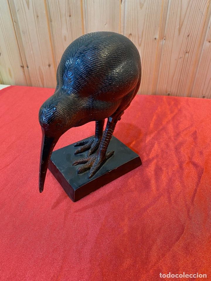 Antig&uuml;edades: FIGURA PAJARO KIWI - Foto 5