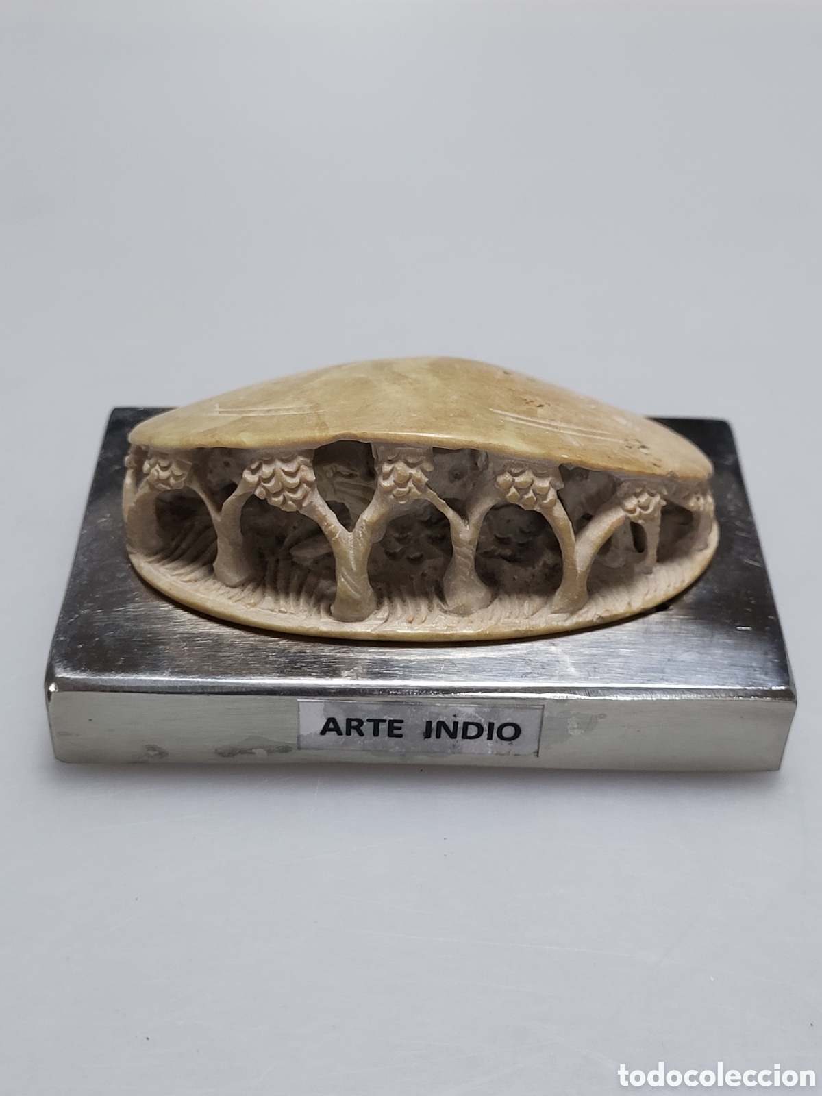 Antiguidades: PIEDRA TALLADA CON ESCENA TIGRE CAZANDO .ARTE INDIO.8 X 5 CM