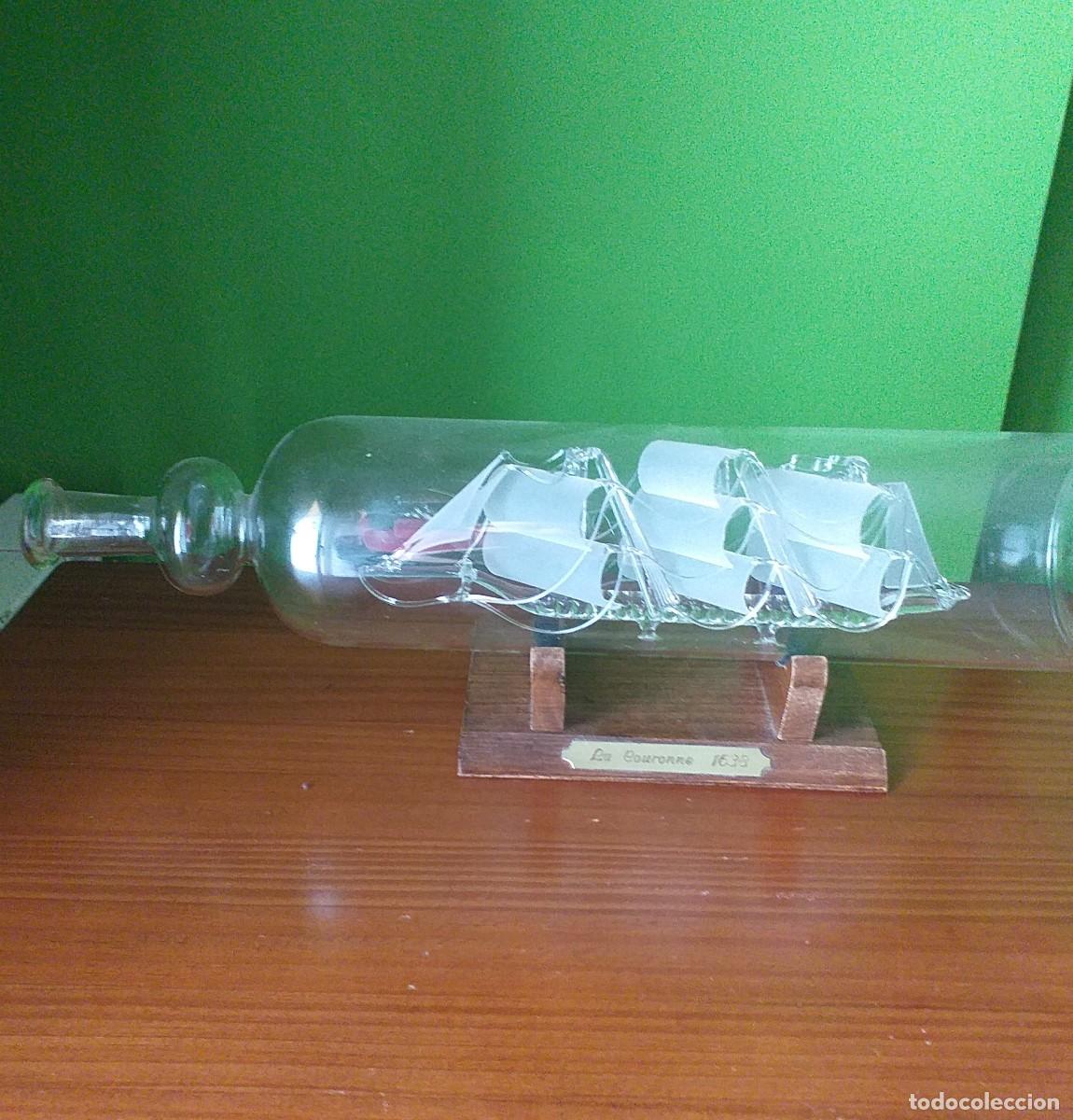 Antig&uuml;edades: Barco de cristal metido en una botella - Foto 1