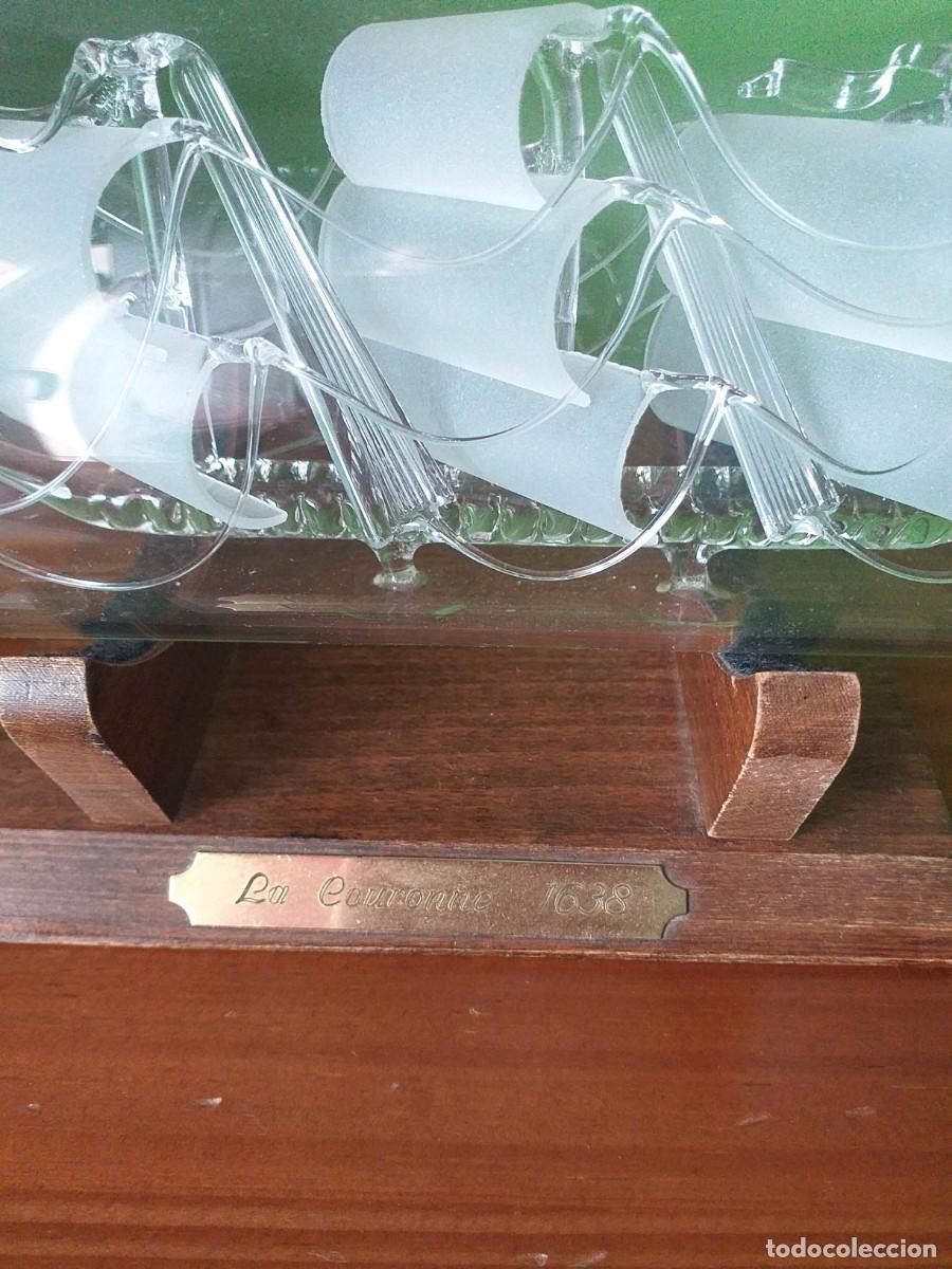 Antig&uuml;edades: Barco de cristal metido en una botella - Foto 3
