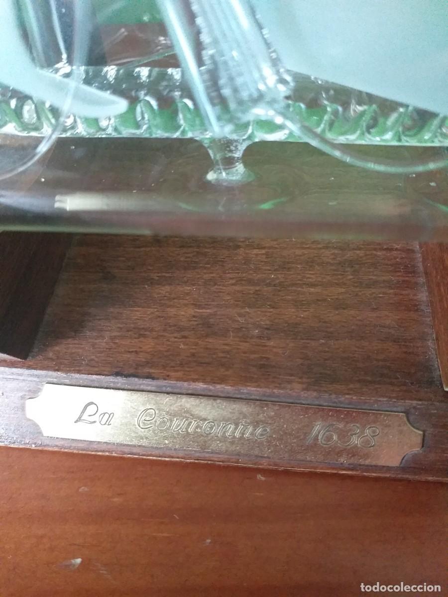 Antig&uuml;edades: Barco de cristal metido en una botella - Foto 4