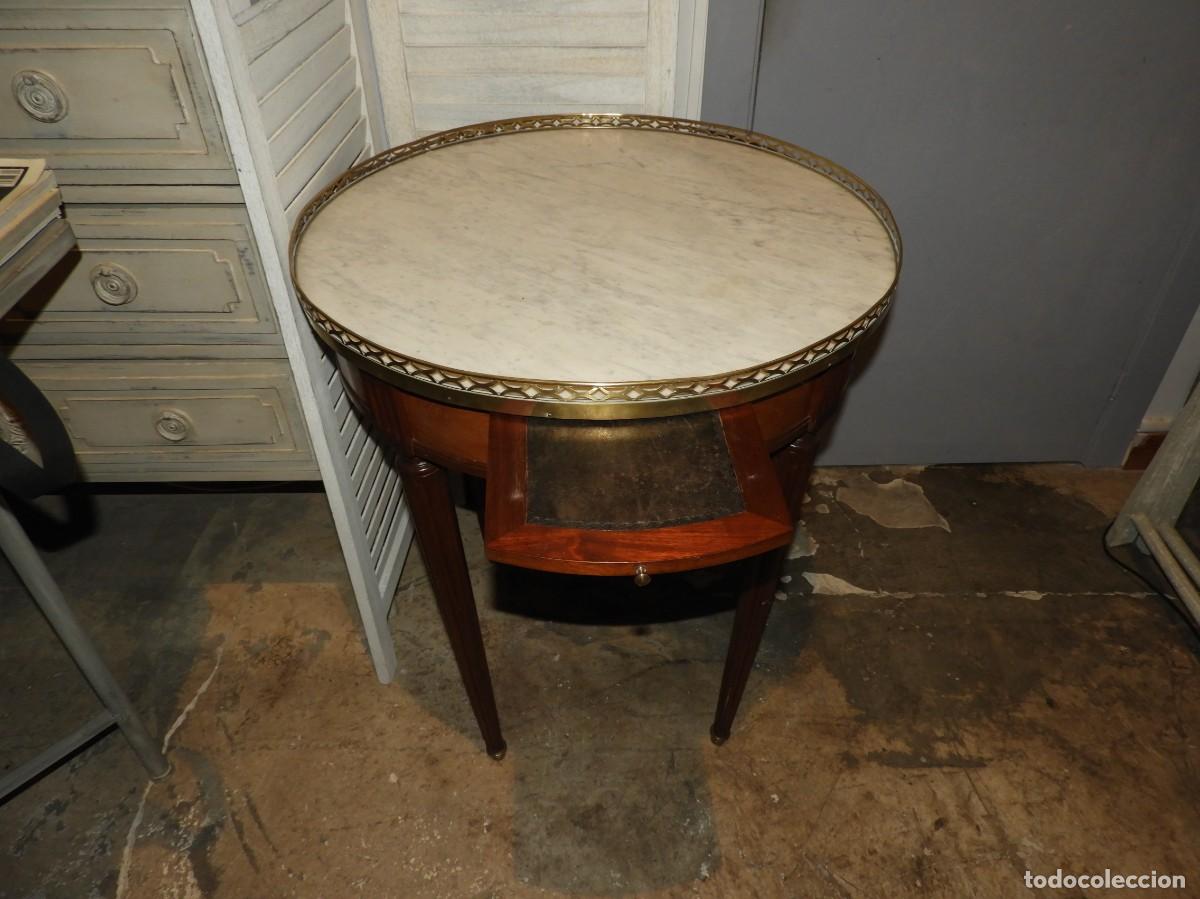 Antig&uuml;edades: MESA DE CENTRO DE NOGAL CON SU MARMOL Y BARANDILLA DE BRONCE - Foto 3