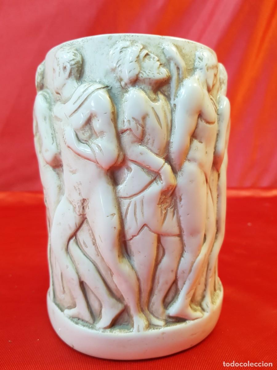 Antig&uuml;edades: CUENCO RESINA EN RELIEVE - Foto 2