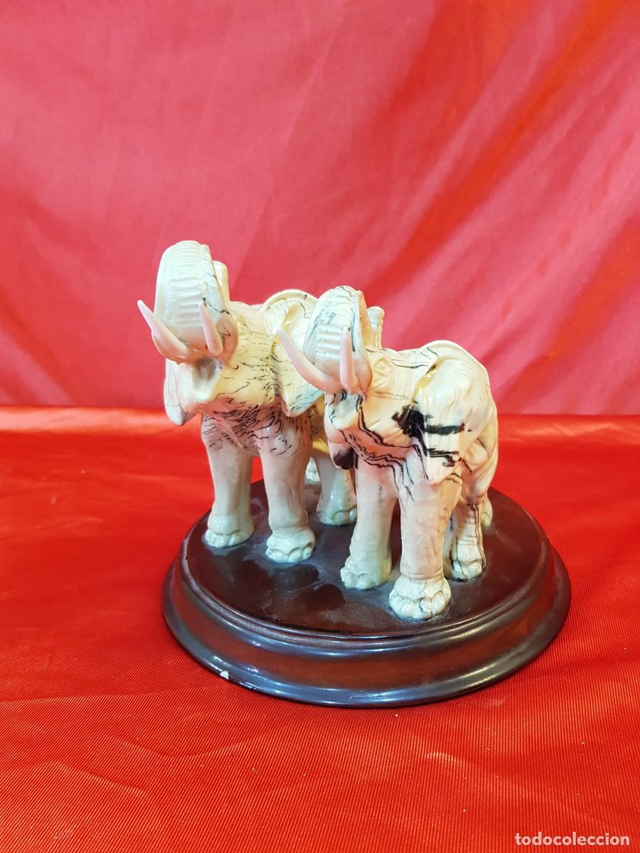 Antig&uuml;edades: PAREJA ELEFANTES RESINA - Foto 1