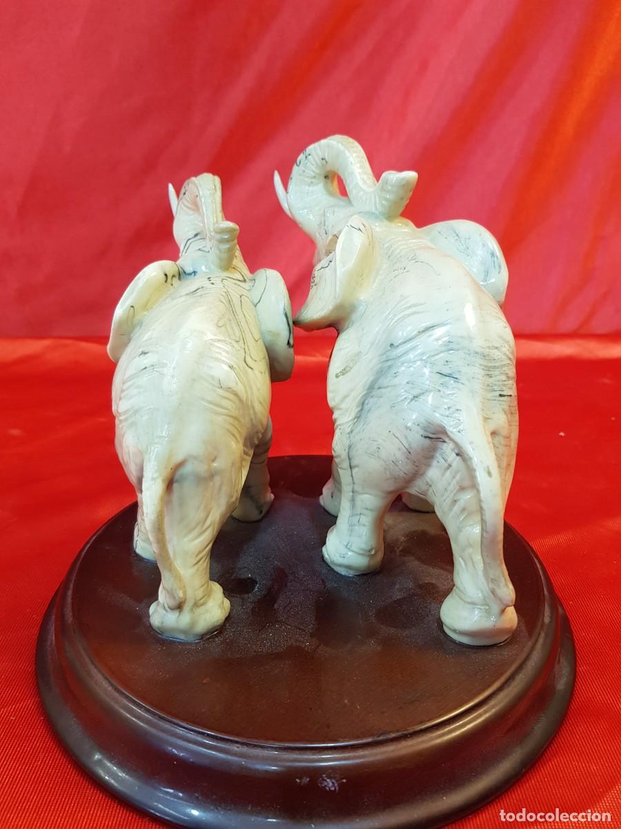 Antig&uuml;edades: PAREJA ELEFANTES RESINA - Foto 3