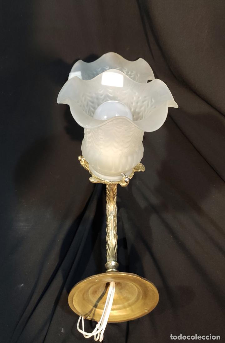 Antig&uuml;edades: INTERESANTE APLIQUE DE BRONCE DE DOS LUCES - Foto 3