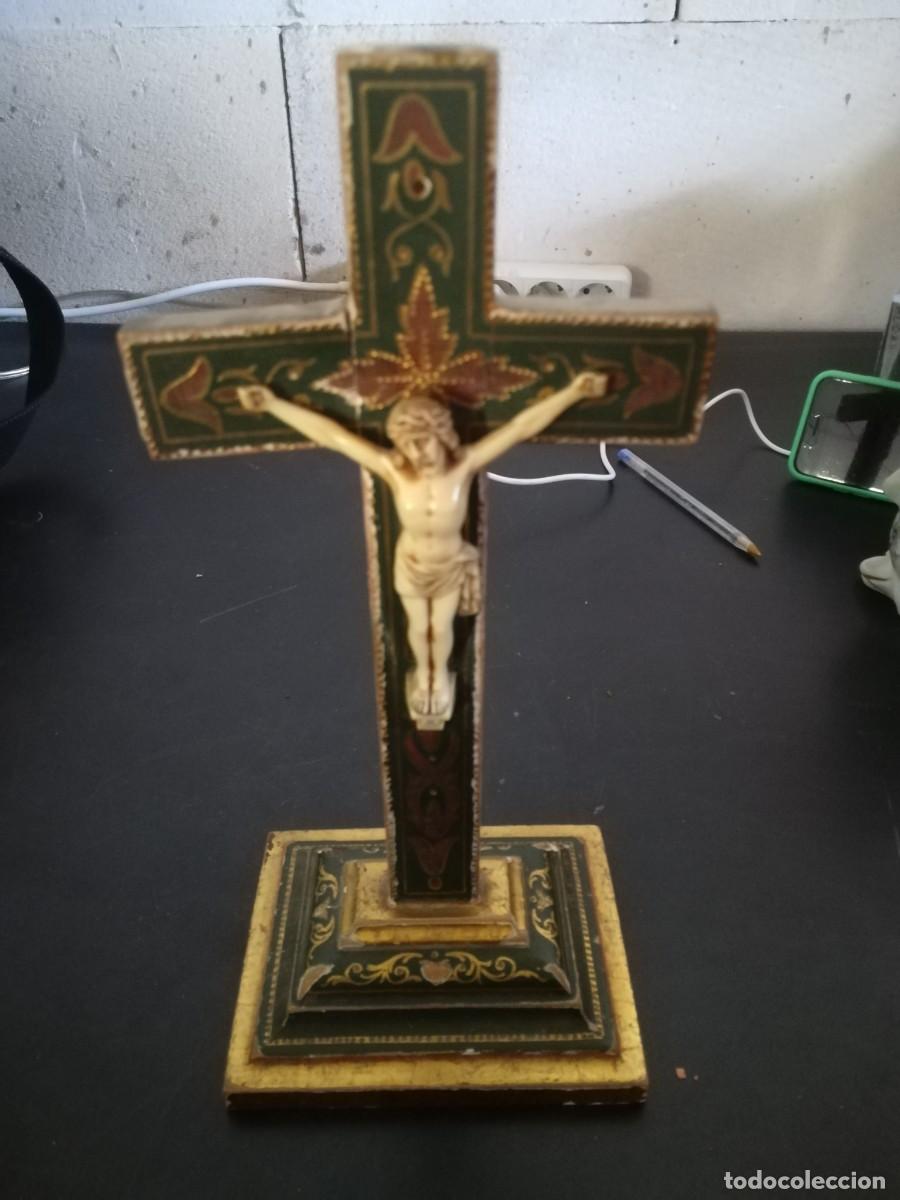 Antig&uuml;edades: CRUZ SOBRE MESA MADERA / POL2 - Foto 1
