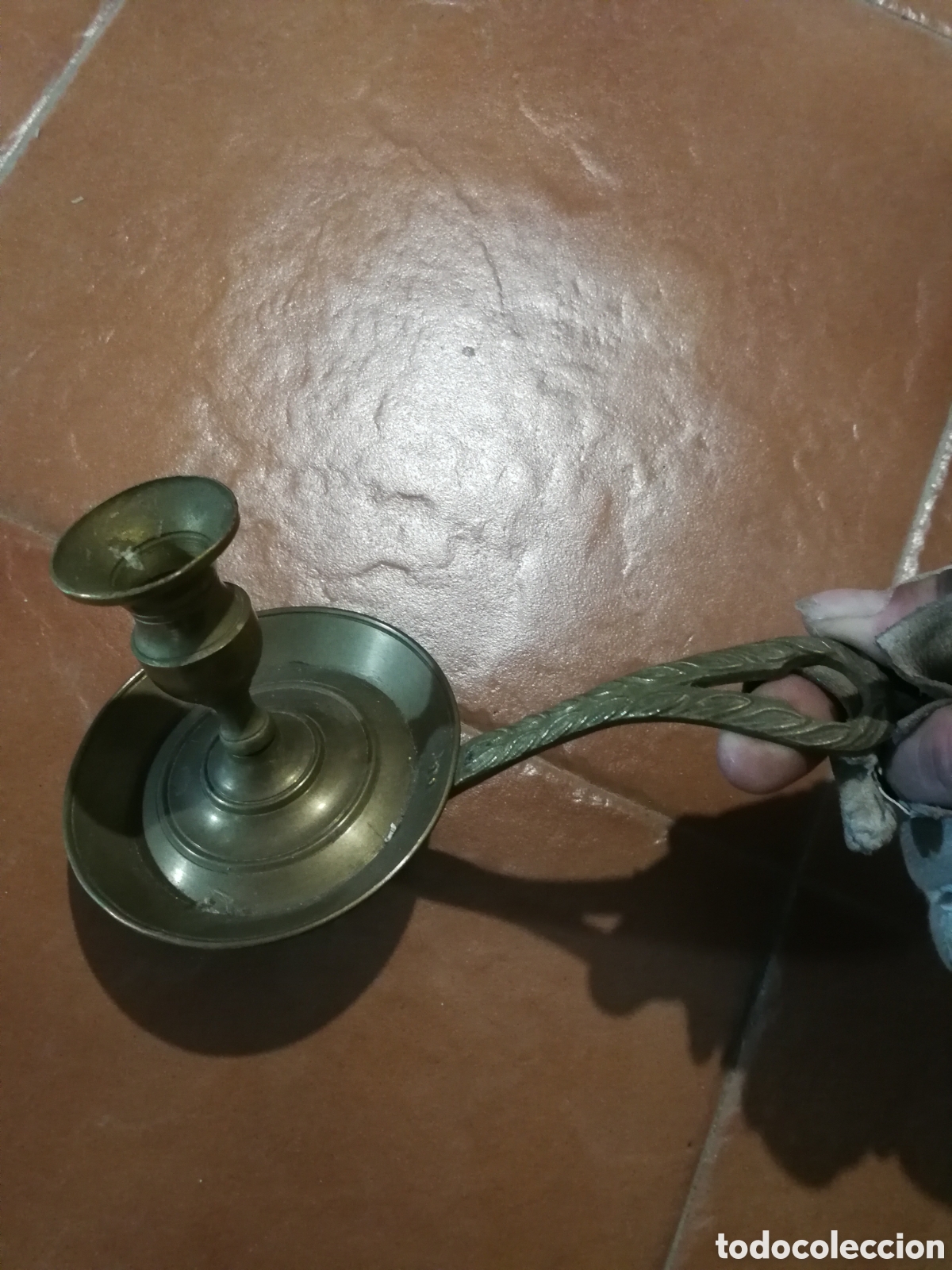 Antig&uuml;edades: Palmatoria de bronce velas - Foto 1