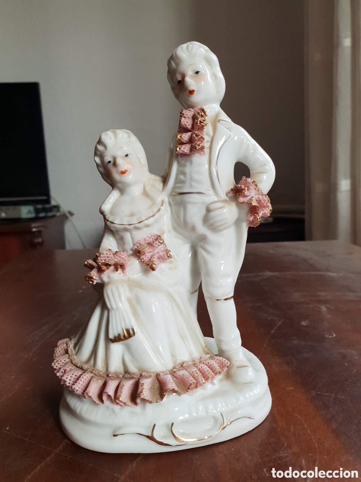 Antiguidades: Figura de porcelana. Tama&ntilde;o 18 cm de alto